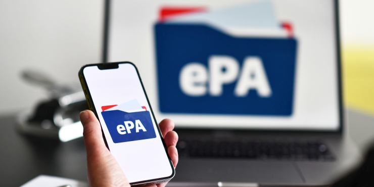 Symbolbild, Smartphone mit dem Begriff ePA