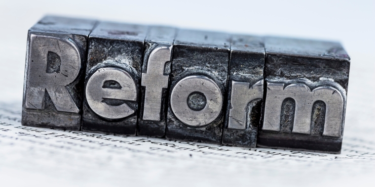 Symbolbild, Stempel mit dem Wort "Reform"