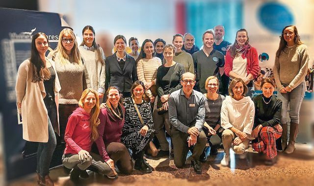 Gruppenbild mit allen Beteiligten des Wetlabs in Wien