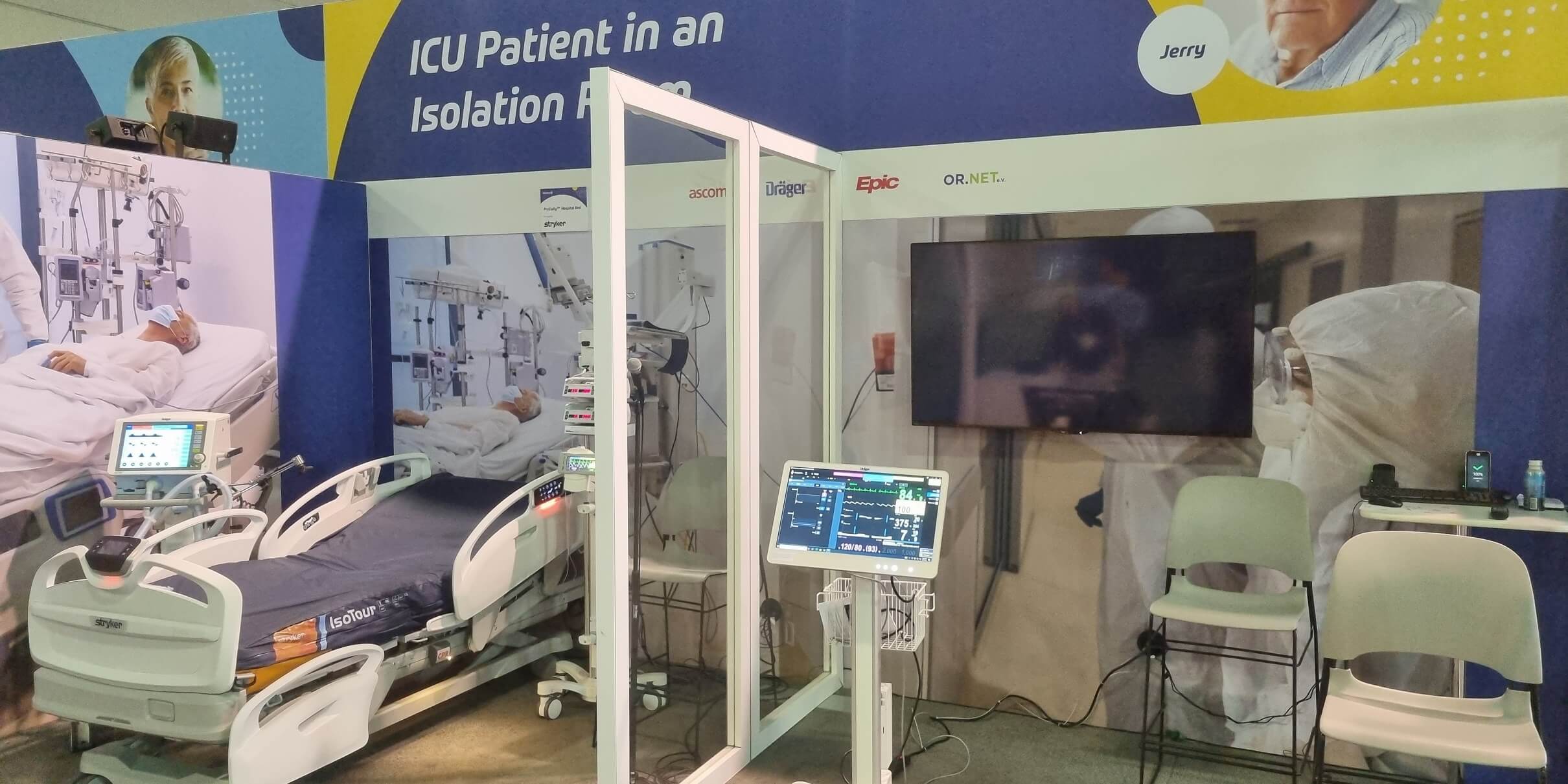 Messestand auf der HIMSS: interoperable Medizingeräte für die Versorgung von Patienten in Isolationszimmern (Foto: Max Rockstroh/Universität Leipzig).