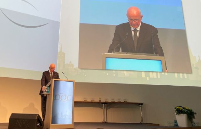 Armin Scharrer beim Vortrag