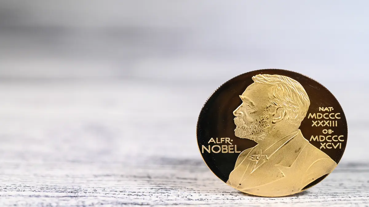 Alfred Nobel prix medaille lauréat sciences scientifique medecine litterature paix