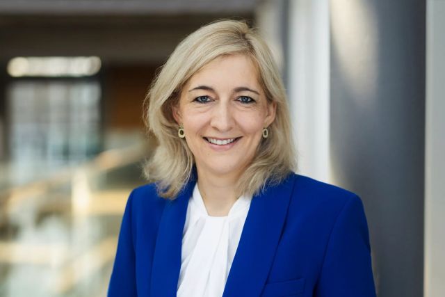 Bundesgesundheitsministern Nina Warken kommt zur Eröffnung und stellt ihre Pläne im Rahmen eines Grußworts vor. (Foto: Tobias Koch)