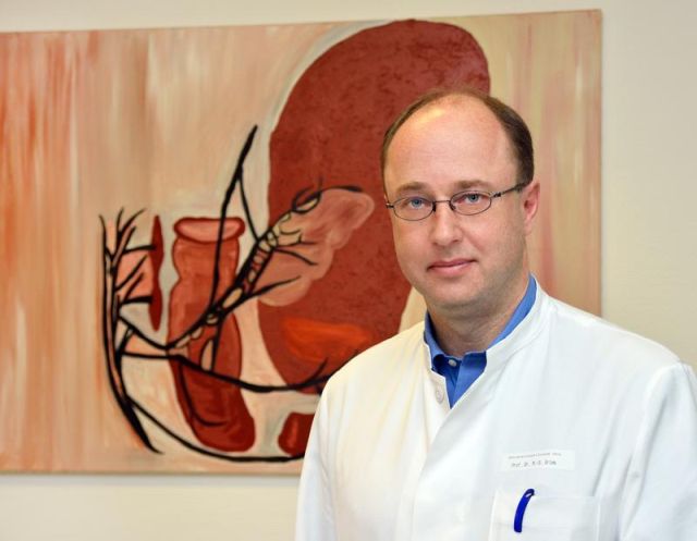 Prof. Marc-Oliver Grimm, Universitätsklinikum Jena, ist Koordinator und Sprecher der Leitliniengruppe. (Foto: privat)