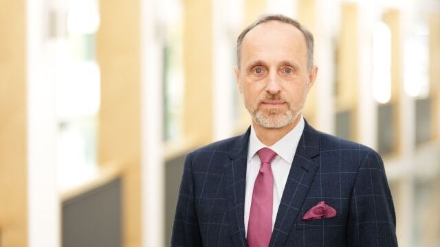 Der stellvertretende KBV-Vorstandsvorsitzende Dr. Stephan Hofmeister verlangt von der Bundesgesundheitsministerin schnelle Maßnahmen zur Reduzierung der Praxis-Bürokratie. (Foto: KBV)