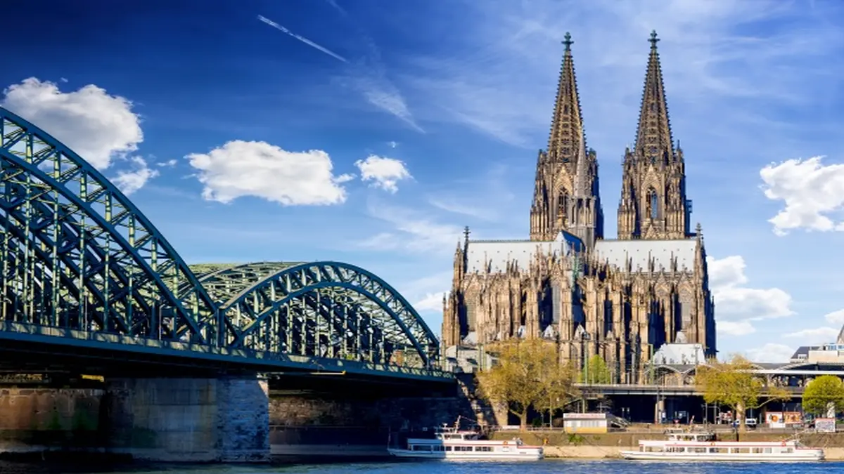 Der Kölner Dom und die Hohenzollernbrücke – Austragungsort der DGHO Jahrestagung 2025.