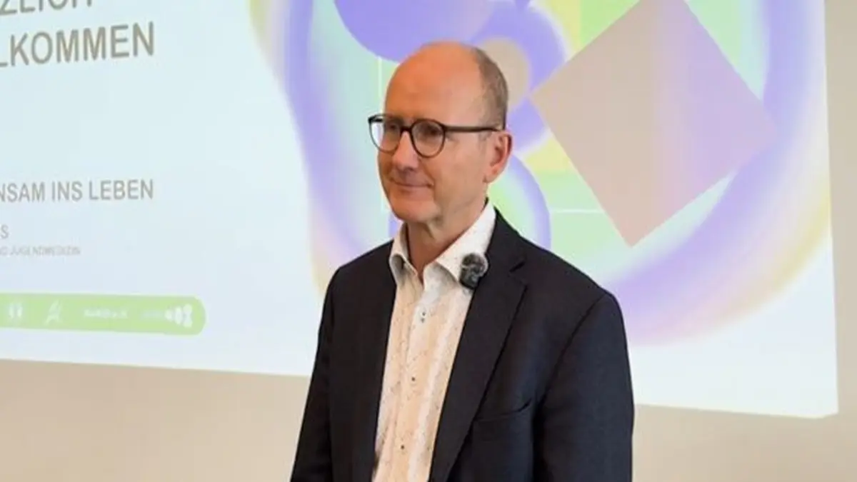 Prof. Hamelmann beim Interview am Kongress für Kinder- und Jugendmedizin 2025