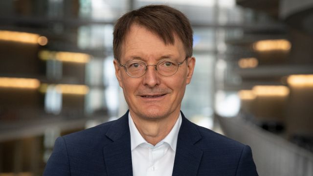 Den Wahlkreis Leverkusen/Köln IV holte der SPD-Politiker und Bundesgesundheitsminister Karl Lauterbach mit einem Stimmenanteil von 32,7%. Kommt nun Lauterbach 2.0 im BMG? (Foto: BMG)