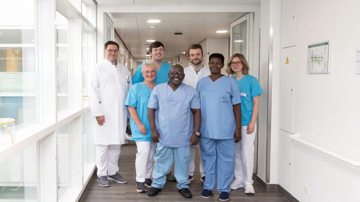 Das Projekt-Team Regensburg: Dr. Michael Rechenmacher, Alexandra Schwöd, Fabian Maurer, Ochan Kennedy, Alobo Mary Paul, PD Dr. Ulrich Kaiser, Lena Schöftenhuber.